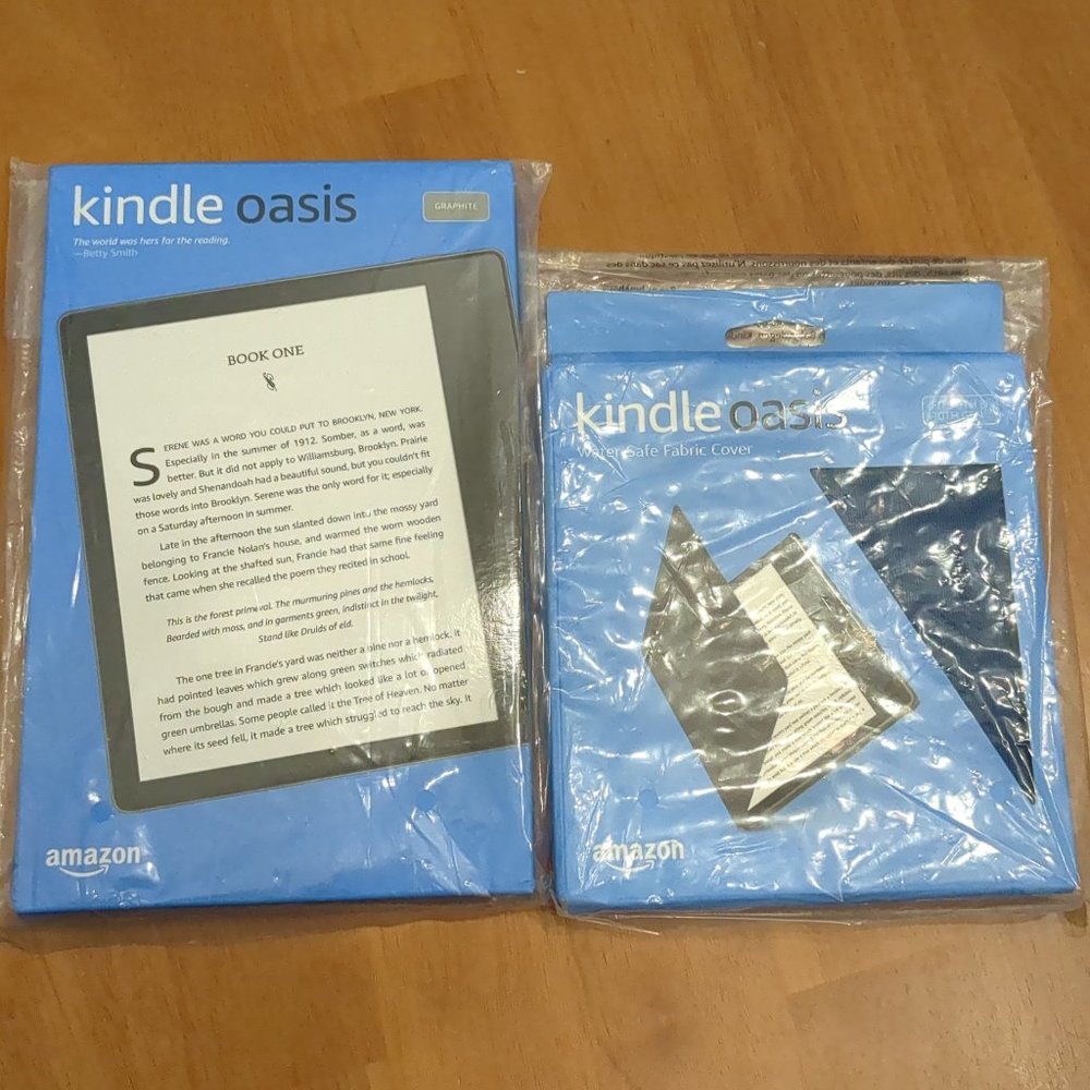 Kindle Oasis 10th Gen 32 GB Graphite & Kindle Oasis Water-Safe Fabric Cover Blue